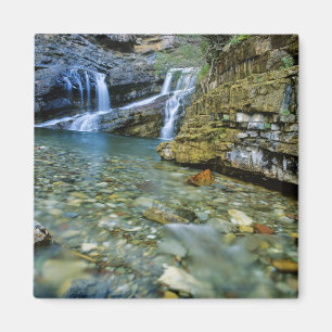 Imã Cameron Falls no Parque Nacional dos Lagos em Wate