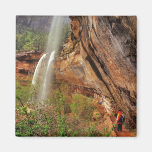 Imã Caminhando na Trilha Emerald Pools em Zion Nationa