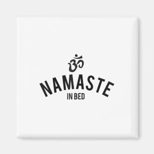 Imã Camisa Feminina Namaste Na Cama Frase Engraçada Ti