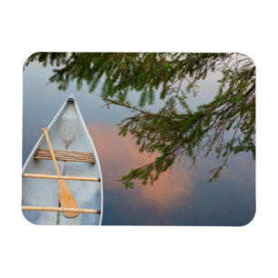 Ímã Canoa no lago ao pôr do sol, Canadá