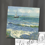 Imã Capa | Vincent Van Gogh<br><div class="desc">A paisagem nas proximidades de Les Saintes-Maries-de-la-Mer (1888) pelo artista poste-impressionista holandês Vincent Van Gogh. Arte original é uma pintura de capa de mar em óleo que mostra um barco em um oceano azul abstrato. Use as ferramentas de design para adicionar texto personalizado ou personalizar a imagem.</div>