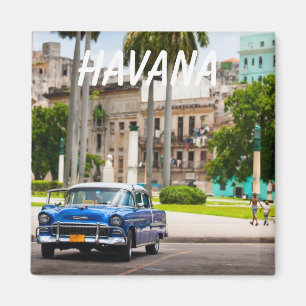 Imã Carros retros na rua de Havana