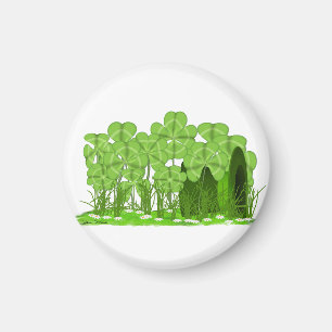 Imã Cartola do Leprechaun Deitada em Campo de Shamrock