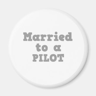 IMÃ CASADO A UM PILOTO