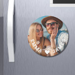 Imã Casais de Foto do Coração de Amor Coração de Bonit<br><div class="desc">Os Casais de Foto com Coração de Coração de Amor e Bonito Magnets apresentam sua foto favorita com um coração de amor e são personalizados com seus nomes em moderno roteiro branco. Personalize editando o texto na caixa de texto fornecida e adicionando sua própria imagem. Presentes perfeitos para casais, namorada,...</div>