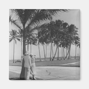 Imã Casal que está na opinião traseira B&W da palmei