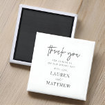 Imã Casamento Chic Moderno Simples Obrigado<br><div class="desc">Design é composto por tipografia quic moderna com sans serif e serif font.</div>