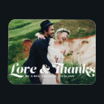 Ímã Casamento com Fotos Retro Script de Amor e Obrigad<br><div class="desc">Celebre seu amor e mostre gratidão com nosso obrigado de casamento de fotos personalizável, seu imã! Essa única manutenção é perfeita para lembrar seus entes queridos de seu dia especial enquanto expressava seus obrigados sentidos de uma forma memorável. Ele apresenta a frase "Amor e Obrigados" em um encantador roteiro retrorreflector....</div>