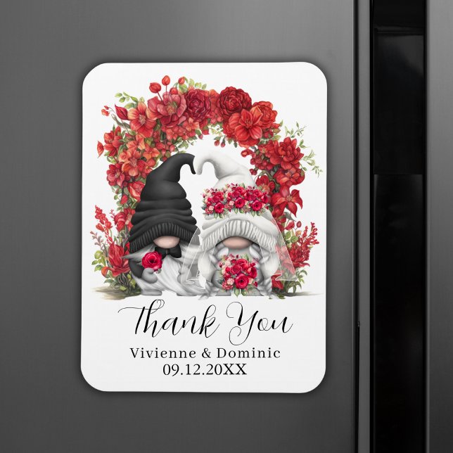 Ímã Casamento das Flores Vermelhas Gnome Obrigado (Gnome Red Flowers Wedding Thank You Magnet
)