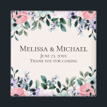 Imã Casamento de Borda Floral com Cor de Água Rosa e P<br><div class="desc">Um imã de casamento com um bonito design floral feito com aquarelas. Flores cor-de-rosa,  roxas e verdes jardins.</div>