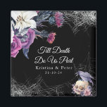 Imã Casamento de Crânio Gótico Roxo-Roxo-Elegante<br><div class="desc">Apresentando nosso magneta de casamentos íntimos de crânio branco púrpura púrpura negra, o nome perfeito para seu casamento gótico ou alugado. Este ímã apresenta um crânio floral impressionante com teias góticas escuras e teias de teia raspada, criando um design único "até a morte nos separar". O pano de fundo do...</div>