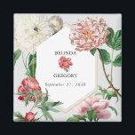 Imã Casamento de Flores Brancas Cor-de-Água Rosa<br><div class="desc">Um belo design de casamento de cor rosa-d'água e peões brancos com moldura geométrica dourada. Um design único que usa florais de peônias botânicas antigas em tons de cor rosa e branco. Um elegante design floral de peões cor-de-rosa e brancos com um traço de verde. Um quadro geométrico de ouro-chic...</div>