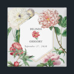 Imã Casamento de Flores Brancas Cor-de-Água Rosa<br><div class="desc">Um belo design de casamento de cor rosa-d'água e peões brancos com moldura geométrica dourada. Um design único que usa florais de peônias botânicas antigas em tons de cor rosa e branco. Um elegante design floral de peões cor-de-rosa e brancos com um traço de verde. Um quadro geométrico de ouro-chic...</div>
