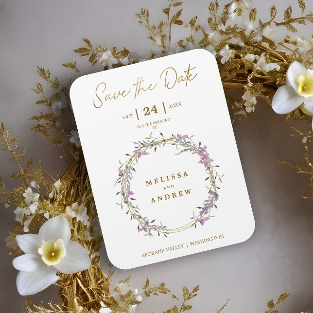 Ímã Casamento de terra de Garland Elegante Lilac Perso (Custom Lilac Elegant Garland Wreath Wedding Save the Date Magnetic Card.)