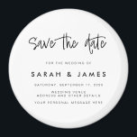 Imã Casamento minimalista moderno Salve a data<br><div class="desc">Uma simples imã salve a data moderna. Personalize este design preto e branco minimalista para ter seus detalhes pessoais e sua mensagem.</div>