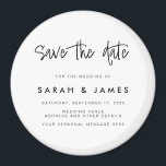 Imã Casamento minimalista moderno Salve a data<br><div class="desc">Uma simples imã salve a data moderna. Personalize este design preto e branco minimalista para ter seus detalhes pessoais e sua mensagem.</div>