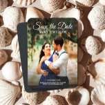Ímã Casamento Personalizado De Foto Do Script Clássico<br><div class="desc">Imagem Clássica Minimalista Salva a Data do Casamento Magnet 🌟 Coleção de Elegância ✨ Eterno: Convites Modernos e Aniversário ✨ Celebrar a união de corações com nossa coleção de "Elegância do Eterno" - uma série cativante de Casamentos Modernos e Convites de Aniversário que combinam perfeitamente o design minimalista com a...</div>