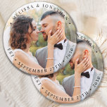 Imã Casamento Simples de Fotografias de Noiva Moderna<br><div class="desc">Adicione o toque final ao seu casamento com estes modernos e simples ímãs de casamento de fotos personalizadas. Perfeito como favores de casamento para todos os seus convidados. Personalize esses ímãs de casamento com sua foto de noivado favorita, nova foto e personalize com nome e data. Veja nossa coleção de...</div>