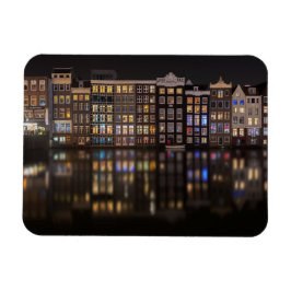 Ímã Casas de Amsterdã com luzes coloridas durante a no