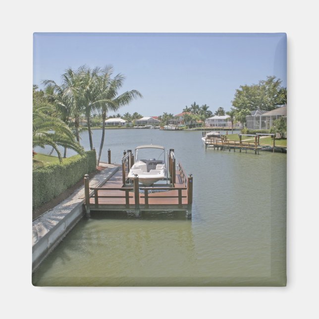 Imã Casas e docas no canal Marco Island Flórida (Frente)