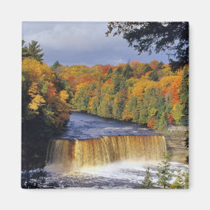 Imã Cataratas superiores de Tahquamenon no UP Michigan