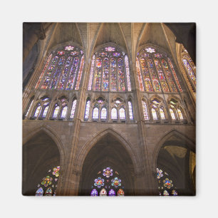 Imã Catedral de Leão, janelas de vitral interior