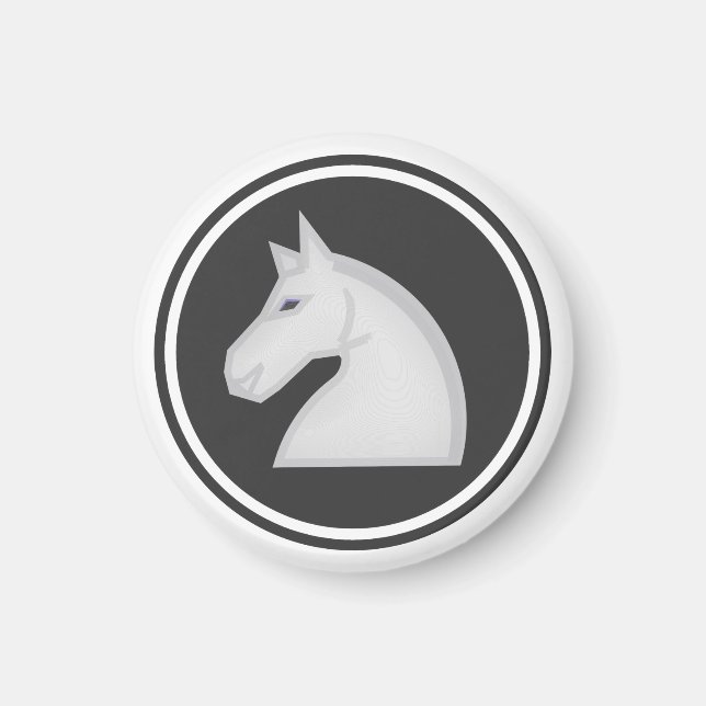Imã Cavaleiro Branco Chess Piece (Frente)