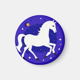 Imã Cavalo Branco Elegante em Exposição Noturna Cósmic