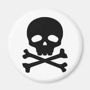 Imã Caveira de Pirata Preta em Fundo Branco