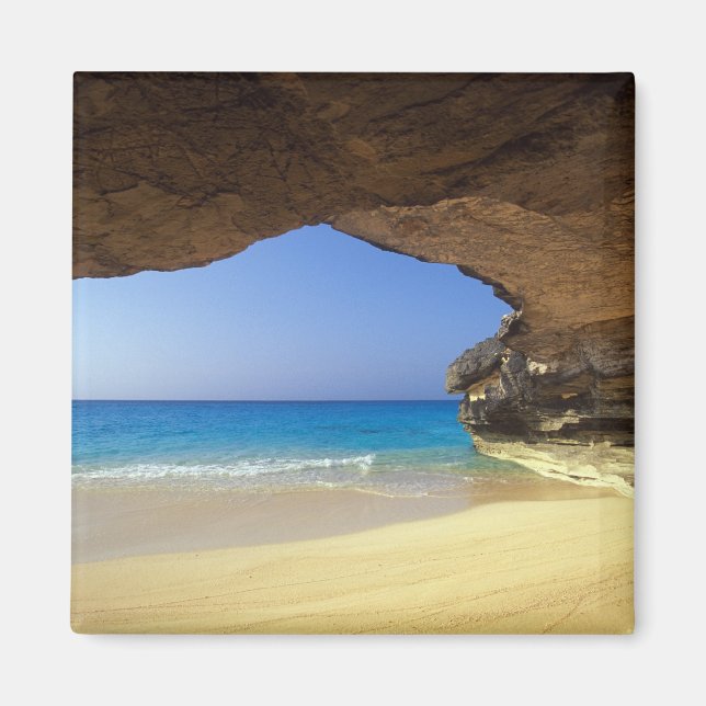 Imã Caverna na Baía Francesa, Ilha de San Salvador, (Frente)