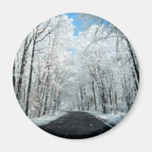 Imã Cena nevado da estrada do inverno
