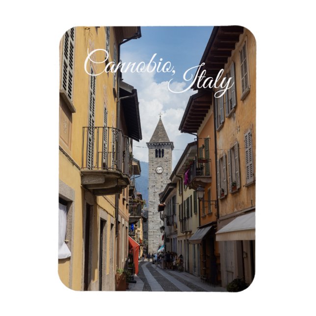 Ímã Cena pitoresca da rua Cannobio, Itália (Vertical)