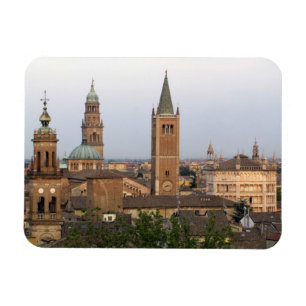 Ímã centro da cidade de Parma; igreja Battistero à