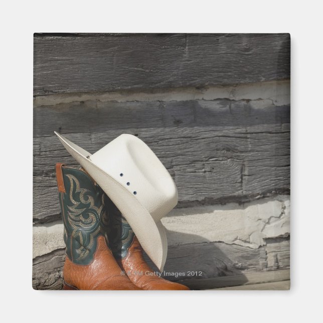 Imã Chapéu de cowboy em botas de cowboy fora de uma ca (Frente)