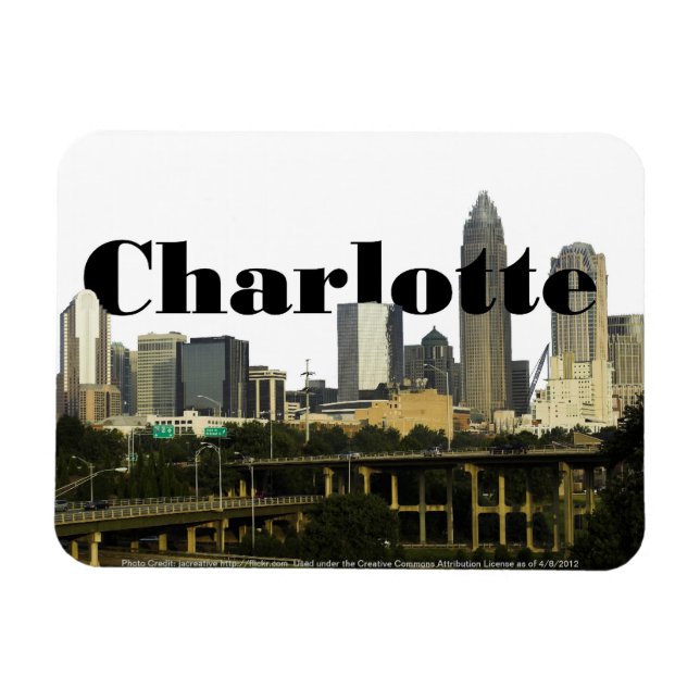 Ímã Charlotte NC Skyline com Charlotte no céu (Horizontal)
