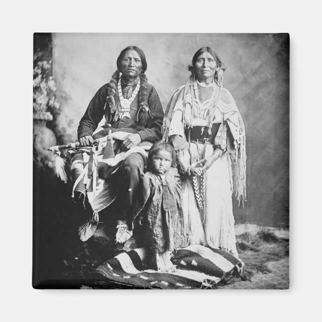 Imã Chefe do Apache Antonio Maria com sua família, 189 (Frente)