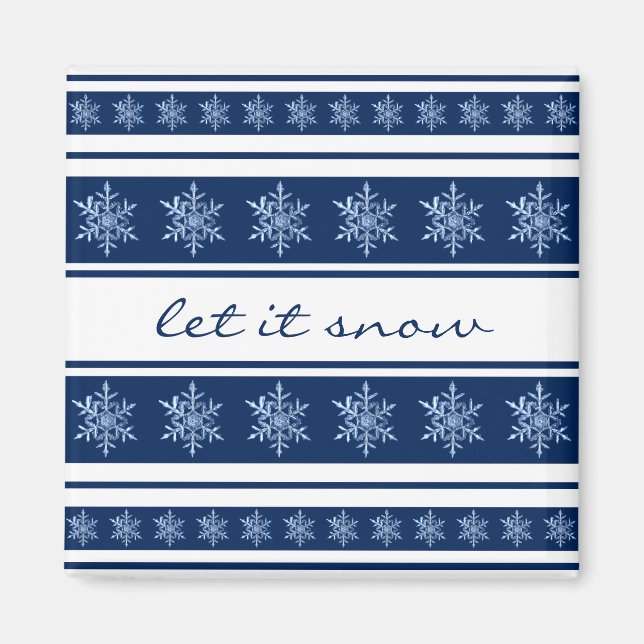 Imã Chic Navy Blue and White Striped Snowflake Magnet (Frente)