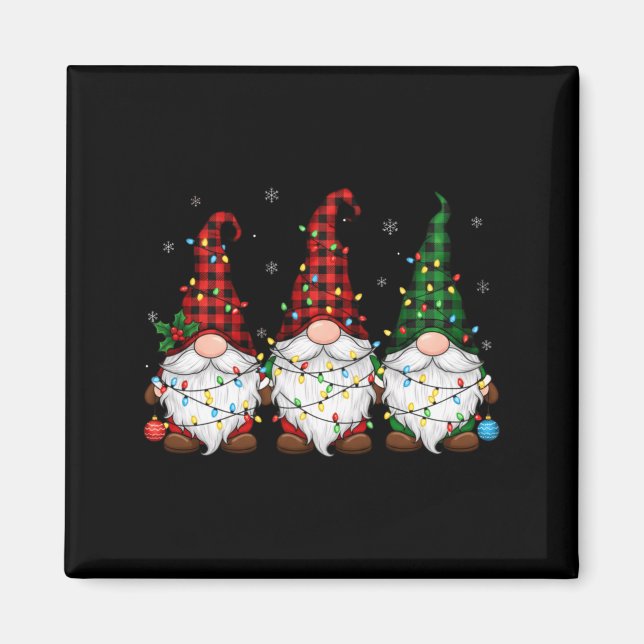 Imã Christmas Gnome Trio Buffalo Plaid Lights Cute Xma (Frente)