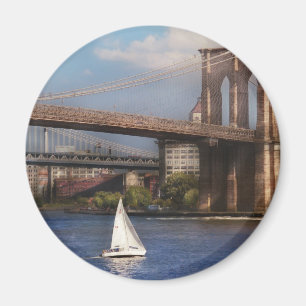 Imã Cidade - NY - navigação sob a ponte de Brooklyn