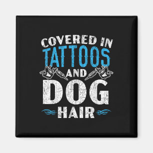 Imã Coberta Em Tatuagens E Tatuagem No Cabelo Do Cão P