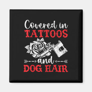Imã Coberta Em Tatuagens E Tatuagem No Cabelo Do Cão P