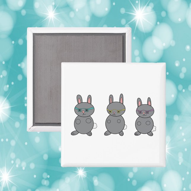 Imã Coelhos coelhos Vestindo óculos (A cute magnet with three gray bunny rabbits wearing glasses.)
