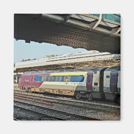 Imã Comboio Maroon , sob a ponte