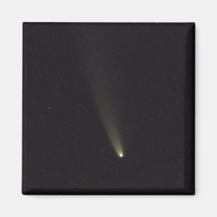 Imã Comet NEOWISE in Night Sky