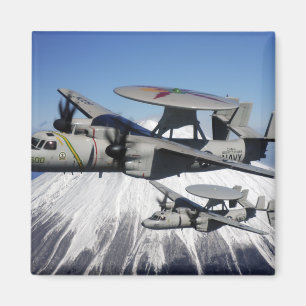 Imã Conduta de dois E-2C Hawkeyes uma demonstração