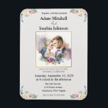 Ímã Convite de casamento de fotos tradicional<br><div class="desc">Este design com decoração floral de Photo Watercolor tradicional irá certamente apanhar o olho,  com uma fotografia ediável no seu centro,  mas com uma aquarela de uma igreja. Edite seus nomes,  e a data e você está bem para ir! No entanto,  se desejar,  você também poderá editar o texto!</div>