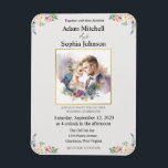 Ímã Convite de casamento de fotos tradicional<br><div class="desc">Este design com decoração floral de Photo Watercolor tradicional irá certamente apanhar o olho,  com uma fotografia ediável no seu centro,  mas com uma aquarela de uma igreja. Edite seus nomes,  e a data e você está bem para ir! No entanto,  se desejar,  você também poderá editar o texto!</div>