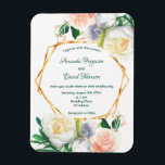 Ímã Convite floral branco cor-de-rosa-casado<br><div class="desc">Decorados com grandes rosas de cor aquosa, em branco, cor-de-rosa pincelado e um pouco de azul e coral. Fundo branco elegante. Modelos para nomes e detalhes do casamento. Os nomes são escritos com uma escrita estilo moderna e elegante, escrita à mão. Letras verdes e coloridas. Com uma falsa estrutura geométrica...</div>