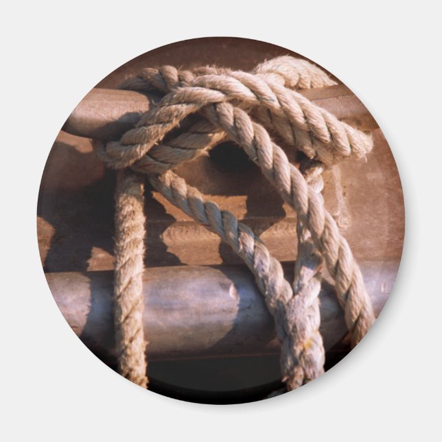 Imã Corda Ligada A Uma Gravata De Barco (Frente)