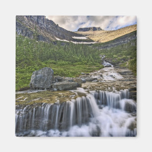 Imã Córrego em cascata, Parque Nacional Glacier,